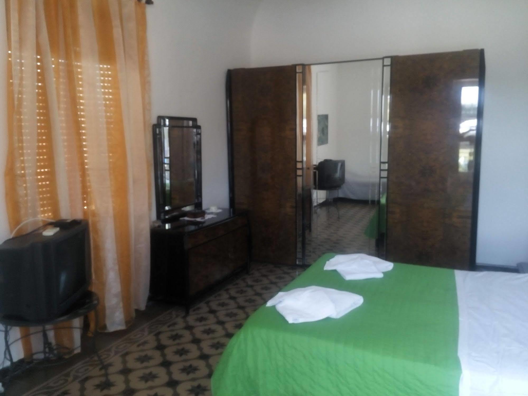 Hotel Il Casale Milazzo Esterno foto