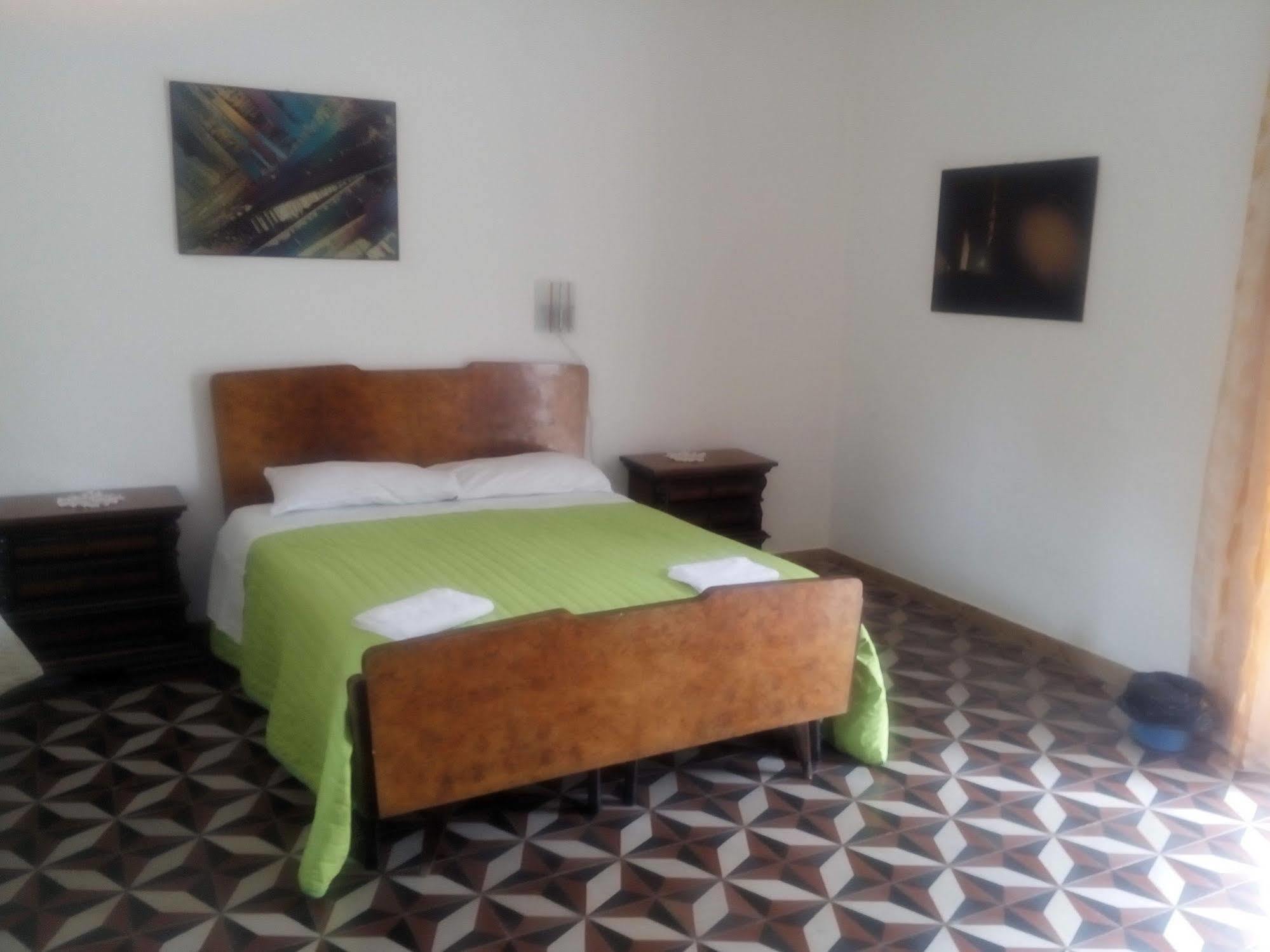 Hotel Il Casale Milazzo Esterno foto
